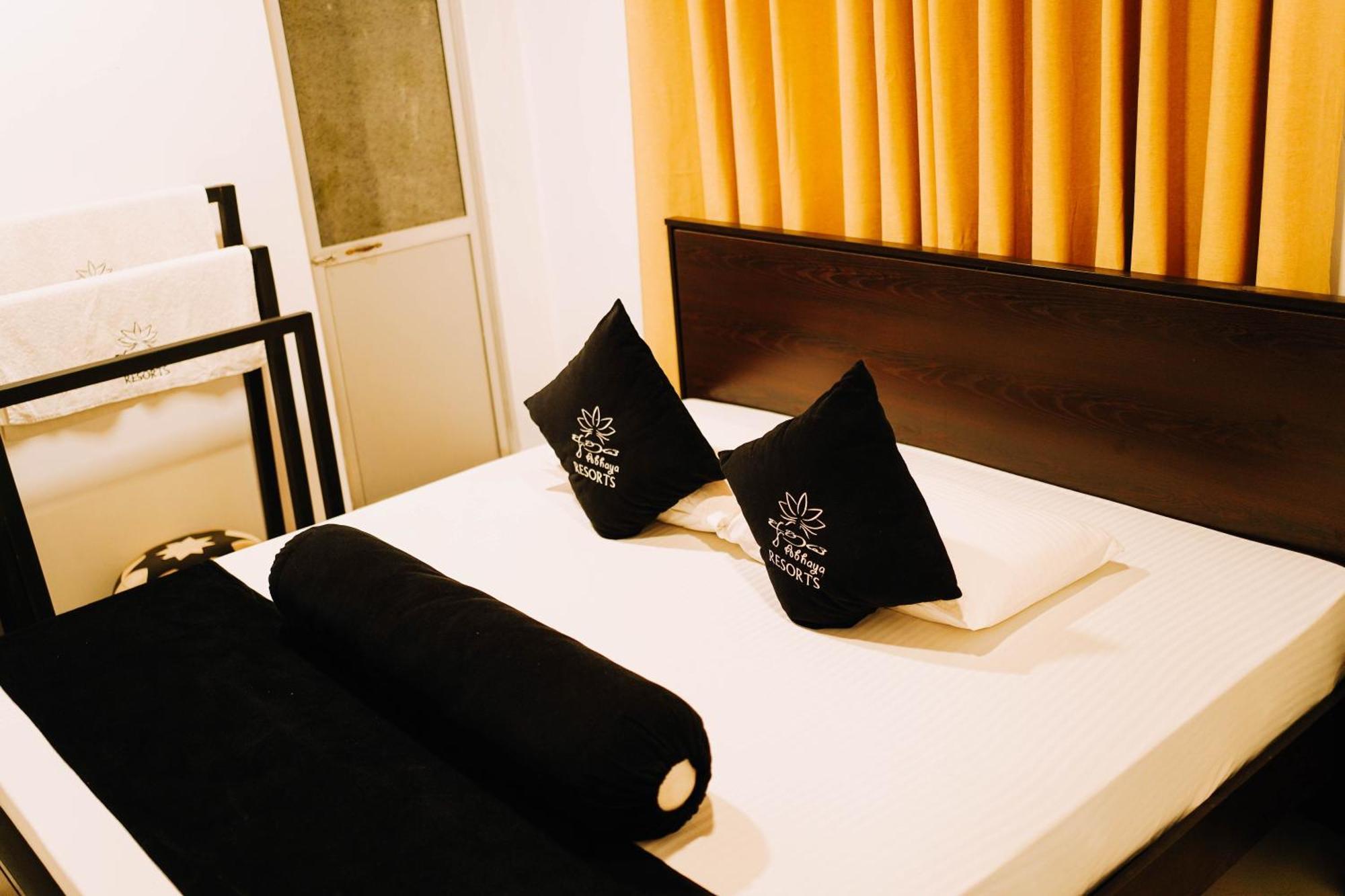 Abhaya Resorts 阿努拉德普勒 外观 照片