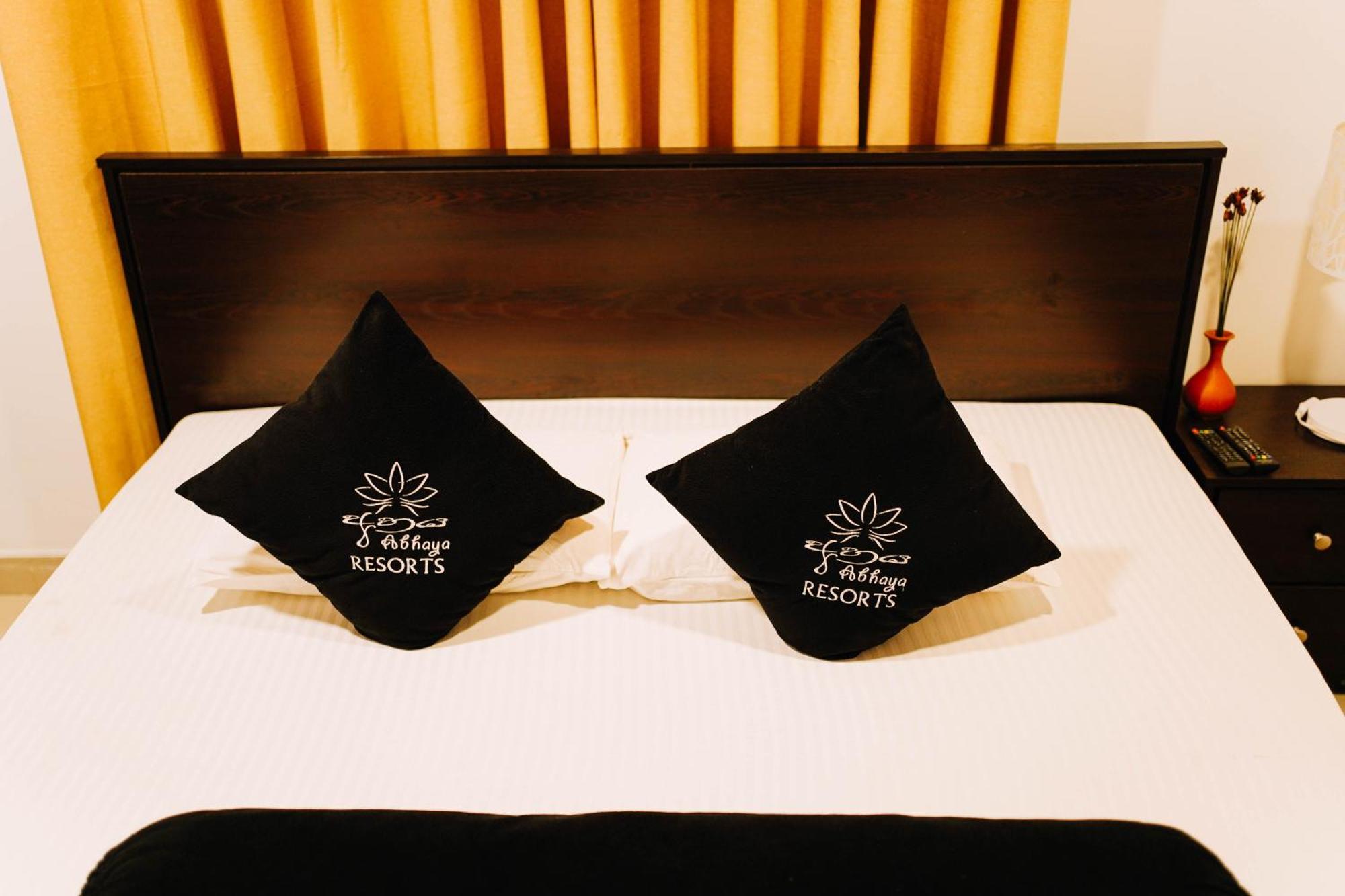 Abhaya Resorts 阿努拉德普勒 外观 照片